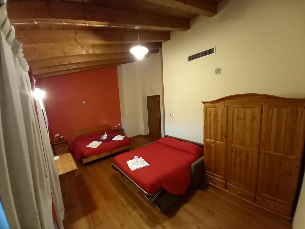 La Corte Dell'Ulivo Polazzo Buitenkant foto