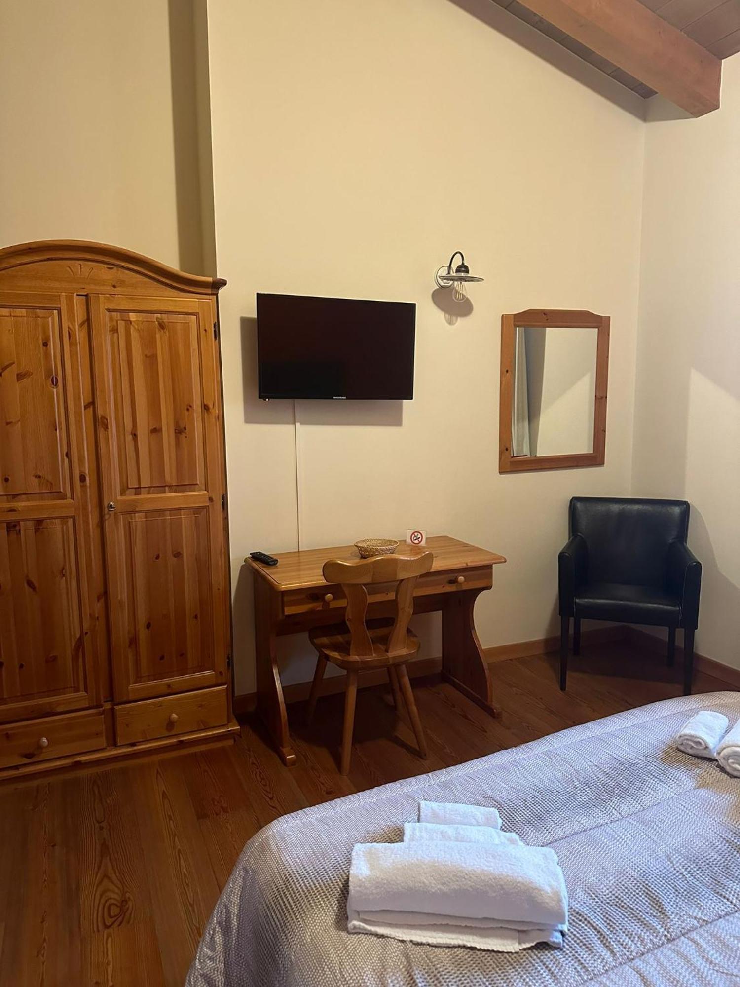 La Corte Dell'Ulivo Polazzo Buitenkant foto
